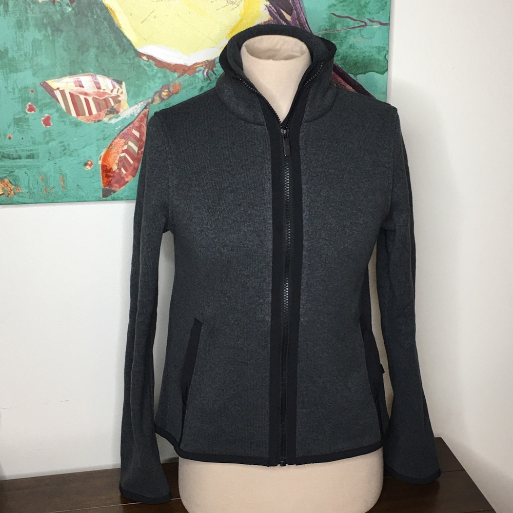Lululemon Grey Black Trim Zip Up Size 2 preowned